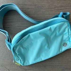 Lululemon Everywhere Belt Bag in Blue